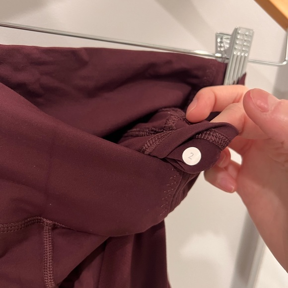 Lululemon knee cropped leggings - Picture 2 of 3